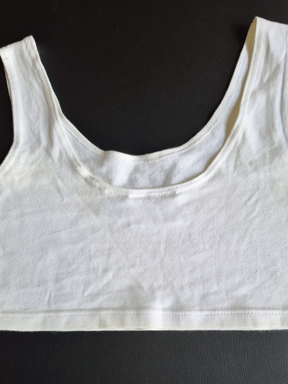 White Vintage Scoop Neck Crop Tank — Women's Basic Crop Top - Picture 2 of 5
